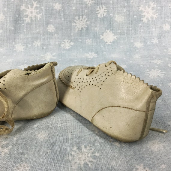 Vintage Ivory Baby Shoes - Joey - Laced Leather B… - image 7