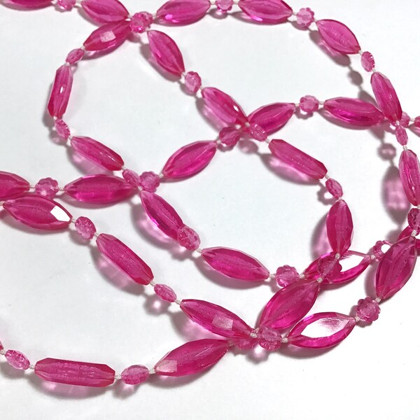 Bright Pink 17” Single Strand Acrylic Bead Necklace - Oval & Floral Alternating Pattern, Mod 1960s Costume Jewelry, Fun Spring Necklace