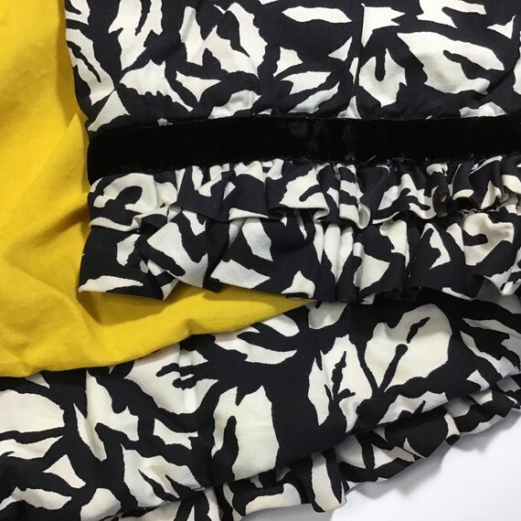 Vintage B & W Jacket w/ Leaf Pattern and Yellow L… - image 8