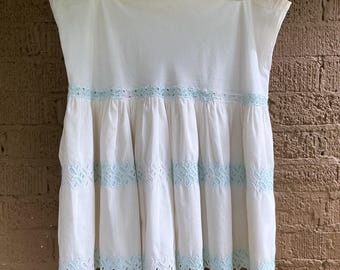 1950s White Petticoat w/ Blue & White Eyelet Lace Appliqué - MCM Petticoat - Swing Rockabilly Square Dance Country Western Bridal Ballerina