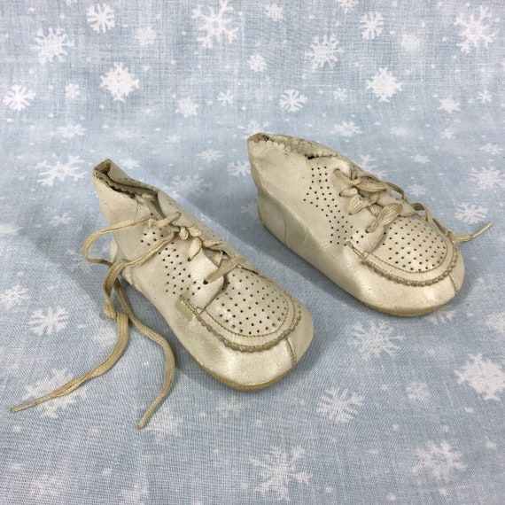 Vintage Ivory Baby Shoes - Joey - Laced Leather B… - image 3