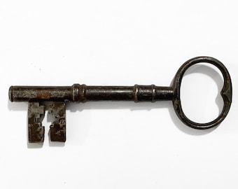 Antique Skeleton Key - 19th Century Georgian / Victorian Era Key - Southern Gothic Mansion Decor