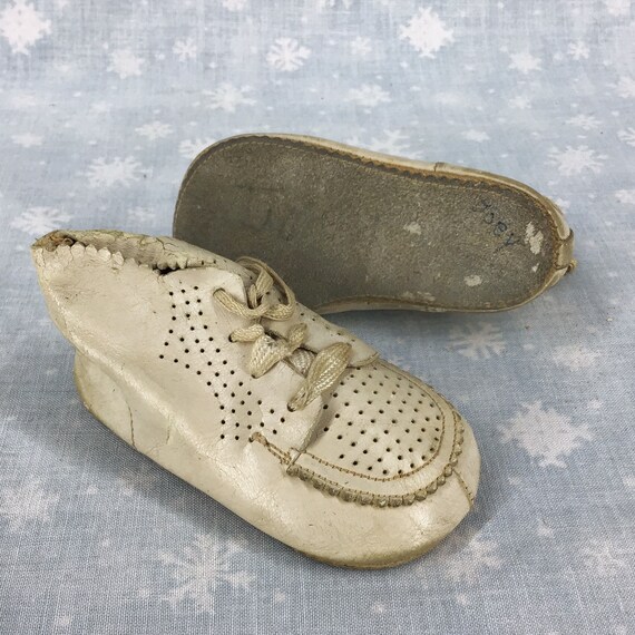 Vintage Ivory Baby Shoes - Joey - Laced Leather B… - image 5