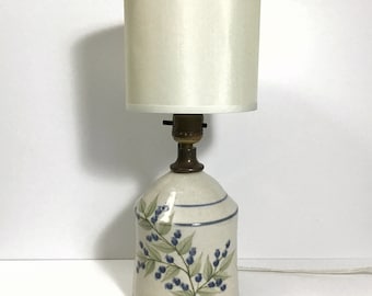 1980s Blueberry Pattern Union Stoneware of Maine / Leviton Lamp - Ivory Blue Green Ceramic Table Lamp - Rustic Farmhouse Cottage Cabin Decor