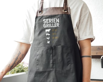 Grillschürze mit Kunstleder Applikation | Seriengriller | schwarz | Geschenk Idee für Barbecue Fan