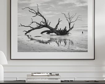 Czarno-biała fotografia nadmorska, grafika ścienna nad sofą – Wyrazisty wystrój domu na plaży, neutralna sztuka do salonu