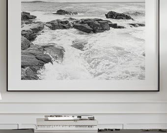 Cuadro decorativo costero tranquilo para dormitorio o sala de estar: fotografía oceánica en blanco y negro de 40x60 cm, decoración de pared minimalista en tonos neutros.