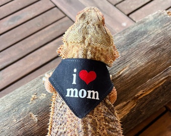 I Love Mom Bearded Dragon Bandana, Mother’s Day Beardie Scarf, Reptile Mom Gift, Lizard Accessory, Bearded Dragon Clothes, I Heart Mom