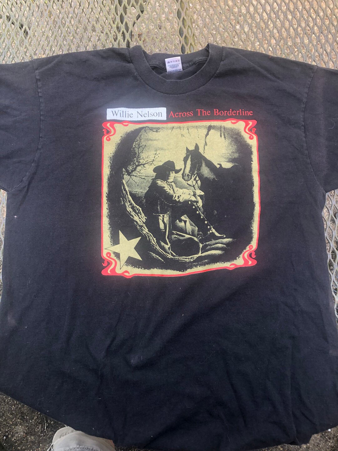 90s Willie Nelson Across the Borderline XL Tshirt - Etsy