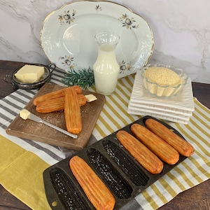FAKE Classic Corn Bread, Photo Prop