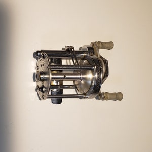 Daiwa First Mate Fishing Reel Old Salt Water Fishing Equipment Tackle Box  Find Great Condition 
