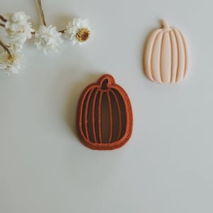 Cortador de pendientes de arcilla de calabaza alta (relieve) / Cortador de arcilla polimérica de Halloween / Cortadores de pendientes de otoño (otoño)