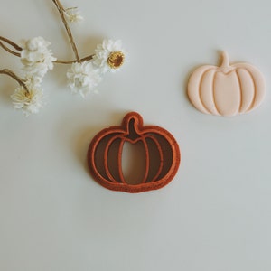 Cortador de pendientes de arcilla de calabaza (relieve) / Cortador de arcilla polimérica de Halloween / Cortadores de pendientes de otoño (otoño)