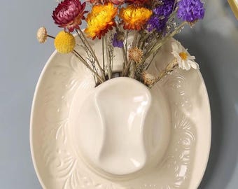 Vase suspendu pour chapeau de cowboy