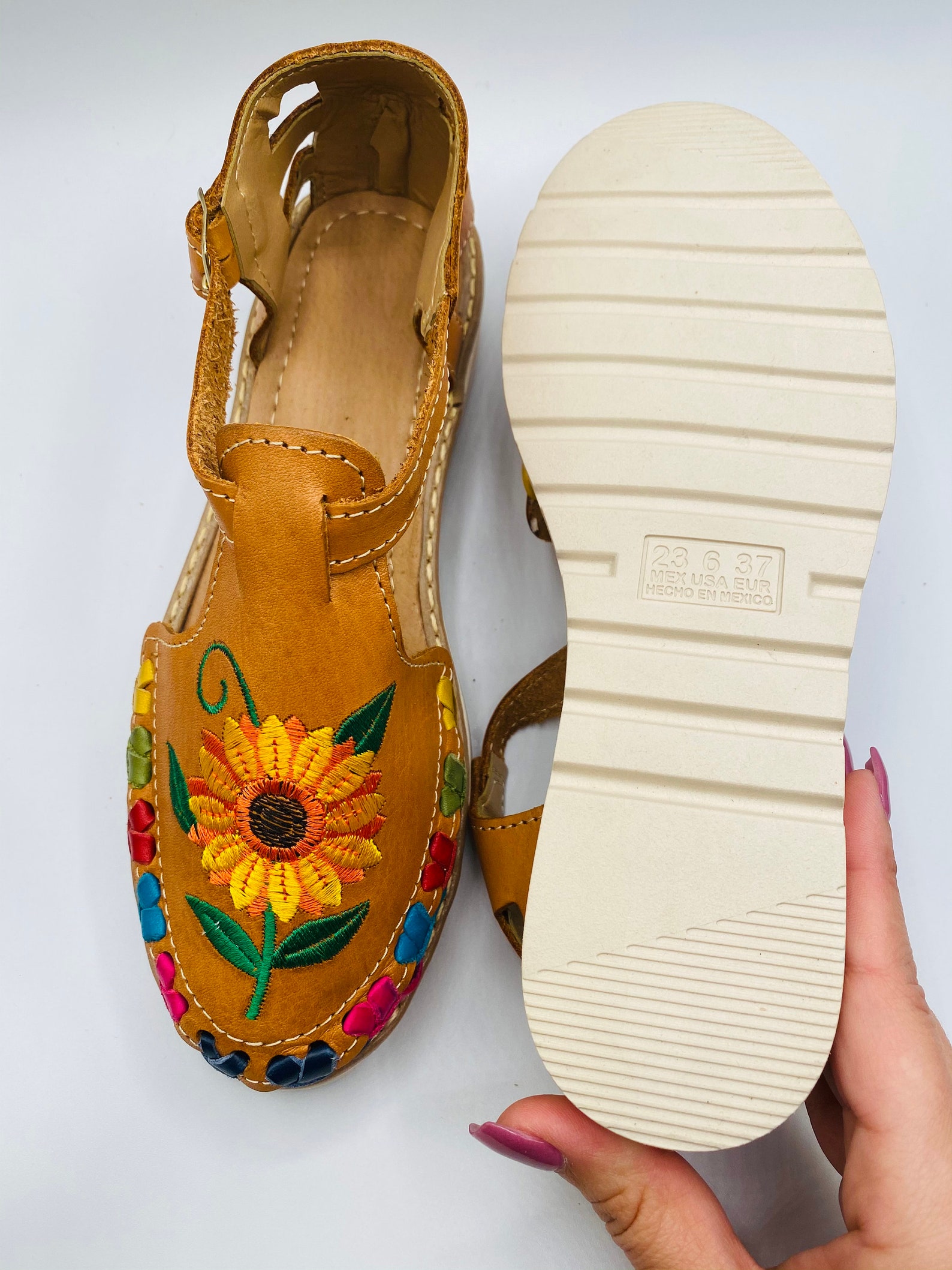 huaraches with sunflower