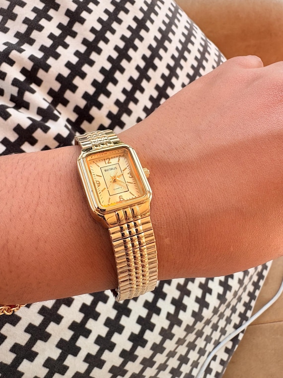 Vintage-Style Women\'s Gold Tone Expansion Bracelet Watch Women main image 3