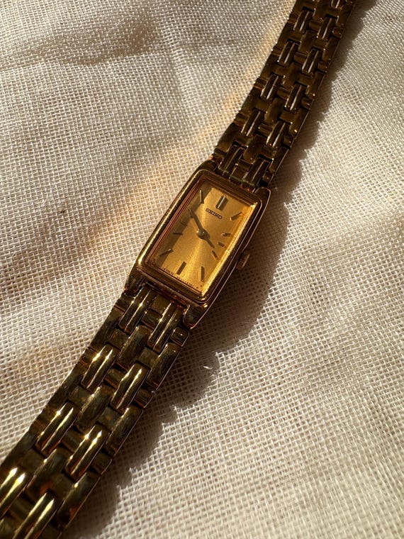 Vintage Seiko Ladies Gold Tone Bracelet Watch, Rectangular  display picture 3