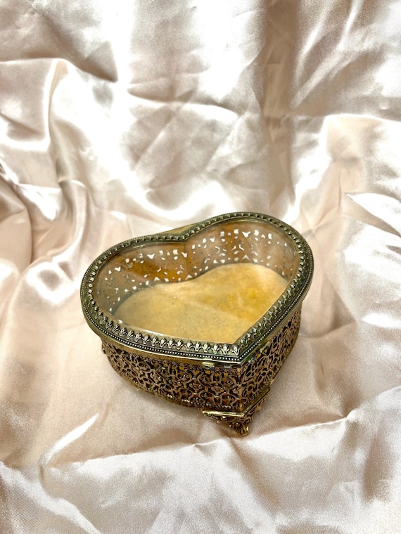 Heart casket jewelry box. Glass vintage, jewelry b