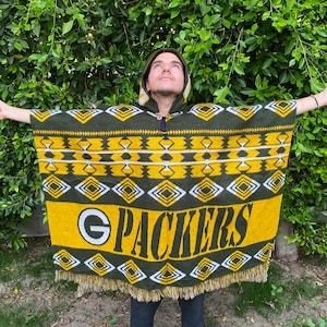 Green Bay Packers football team Alpaca poncho NFL sports Unisex Sarape One Size Winter Poncho, team poncho with hood, Handmade Artisan Gaban