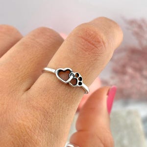 Sterling silver 925 paw print ring,  Pet love ring , Minimalist heart ring