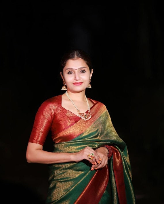 Trditional Sarees Banarasi Soft Silk Saree Beautiful Saree Gives a