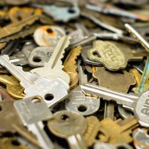 1/2 Pound vintage cut keys bulk