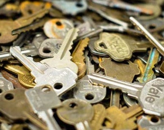 1/2 Pound vintage cut keys bulk