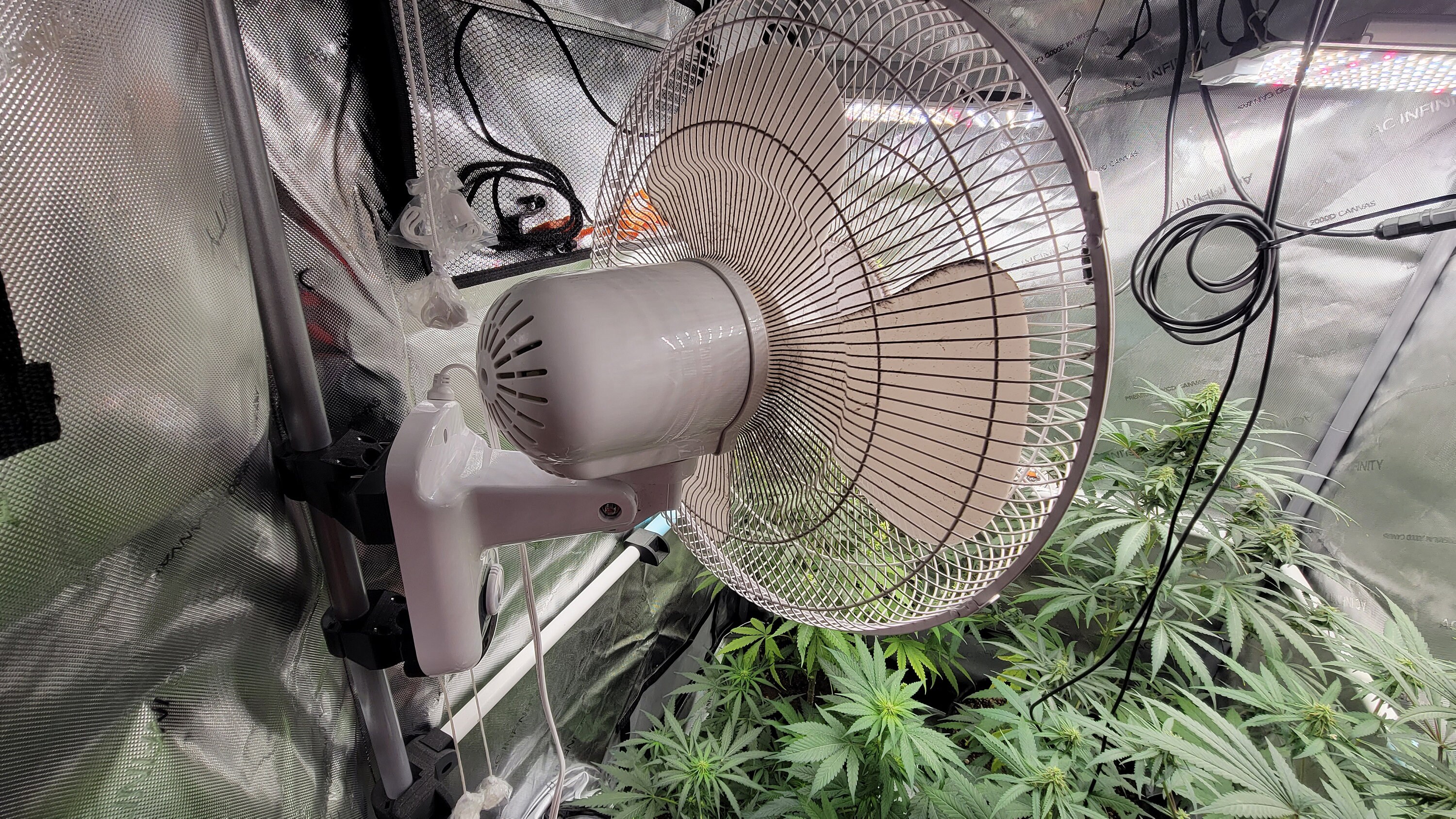 Grow Tent Fan Mount (12in & 16in Hurricane)