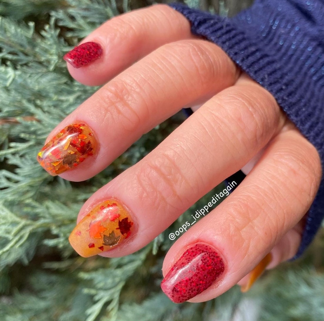 Ready for fall. I have a weakness for fine glitter and chameleon foils.  This is the longest my nails have been since I can remember!! :  r/DipPowderNails