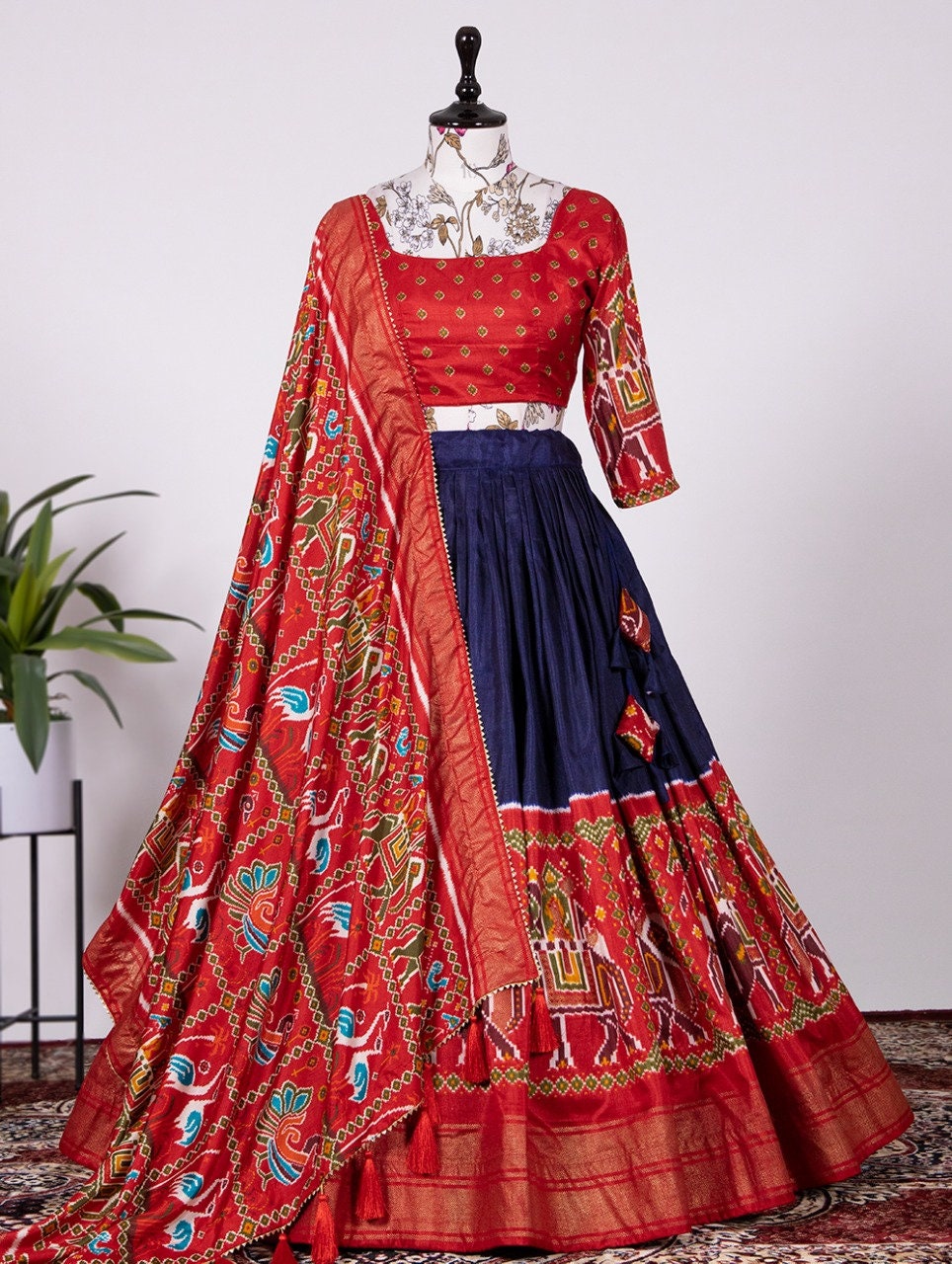 Fine Silk Patola Lehenga Choli /ready to Wear / Free Shipping in US -   Canada