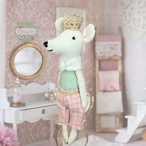 Henrietta Mouse Queen of The Countryside | Dollhouse Mouse, Premium Linen Mouse Toy, Stuffed Animal Mouse, Elegant Mouse, Fabric Mouse Toy