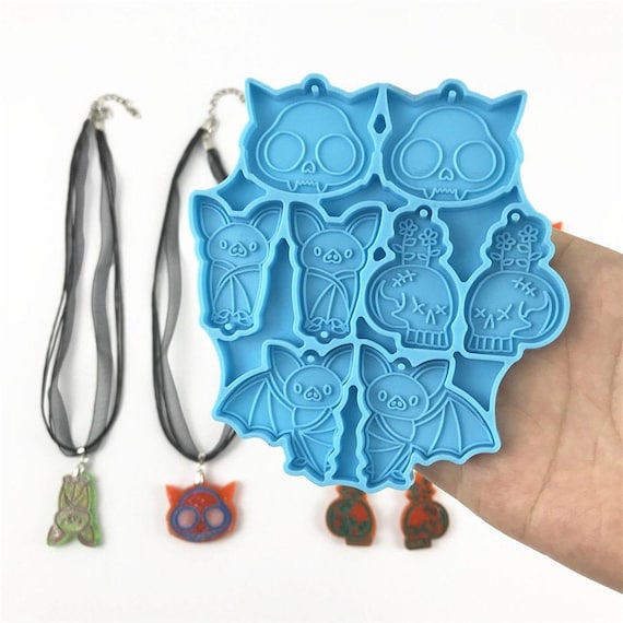 Halloween Bat and Skull Dangle Earring Silicone Mold for Resin, Pendant Mold, Keychain Mold, Jewelry Making Molds, Resin Craft Mold