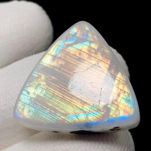 Rainbow Moonstone, Freeform Cabochon, 25x27x7 MM, 35 CTS, Beautiful Cabochon, #18976