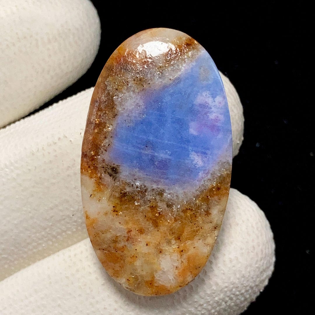 Blue Hackmanite , Color Change , UV Fluorescence, Crystal Tenebrescence ...