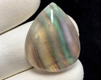 Natürlicher Fluorit, Birne Cabochon, 26x21x7 MM, 30 CTS, wunderschöner Cabochon. #4818