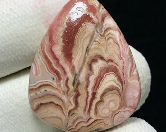 Natürlicher Rhodochrosit, Birnen Cabochon, 28x23x6 MM, 36 CTS, Wunderschöner Cabochon. #10014