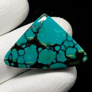 Spider Web Cloud Mountain Turquoise, Blue Green Faint Color Play , Freeform Cabochon, 35x23x5 MM, 30 CTS, Beautiful Cabochon,#16909