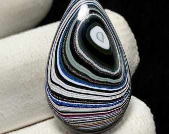 Fordite, peercabochon, 27 x 16 x 4 mm, 6 CTS, prachtige cabochon, #15634