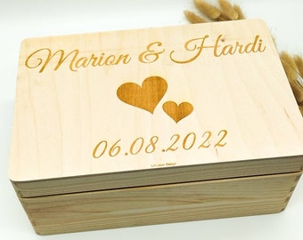 Erinnerungsbox Hochzeit personalisiert | Geschenk | Persönlich | Namen | Gravur | Herzen | Kiste | Braut | Bräutigam | Datum