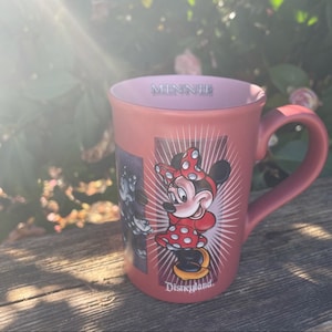 Disney Minnie Mouse Taza rosa oficial de Disneyland imagen 1