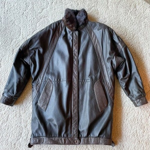 Giacca lunga personalizzata in pelle e pelliccia di visone reversibile vintage anni &#39;80, taglia media
