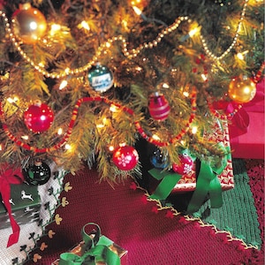 Vintage crochet tree skirt pattern, Christmas tree skirt, holiday decor, seasonal decor, digital pattern.