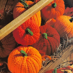 Easy crochet pumpkin pattern, pumpkin patch crochet, Halloween decor, Fall decor, seasonal, digital pattern, vintage style, 3 sizes.