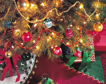 Vintage crochet tree skirt pattern, Christmas tree skirt, holiday decor, seasonal decor, digital pattern.