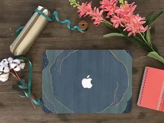 retro macbook pro case