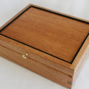Handmade Mahogany Keepsake Box: Solid Mahogany top and bottom,  Brass Lift Knob, Made in USA