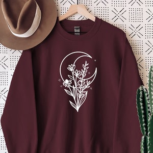 Floral Moon Sweatshirt, Wildflower Sweater, Celestial Sweatshirt, Mystical Sweat, Flower Sweatshirt, Graphic Sweatshirt, Boho Sweatshirt