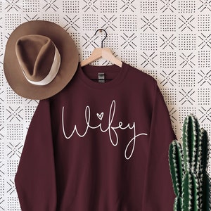 Wifey Sweatshirt, Bridal Shower Gift, Engagement Sweatshirt, Gift for Bride, Gift for Fiance, Wedding Gift, Bride Gift Swetie, Bride Shirt