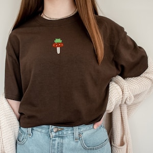 Frog and Mushroom Shirt Brown Shirt Mushroom T Shirt Goblincore Clothing Forestcore Shirt Cottagecore Clothing Cute Frog Shirt Baggy Tee