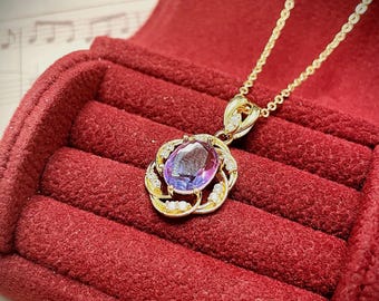 Vintage Elegant Ruby Red Oval Charm Necklace